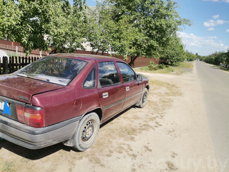 Opel Vectra 1 поколение (A), 1991 года