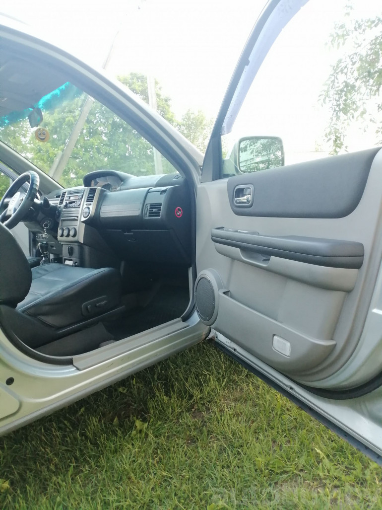 Nissan X-Trail 1 поколение, 2004 года