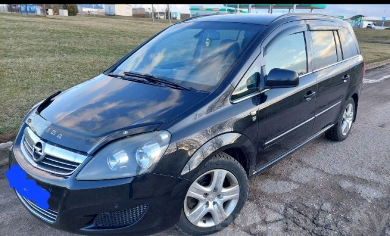 Opel Zafira 2 поколение (B) [рестайлинг], 2010 года
