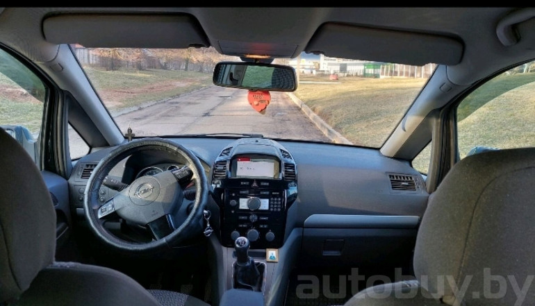 Opel Zafira 2 поколение (B) [рестайлинг], 2010 года
