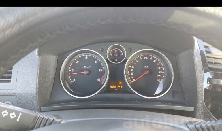 Opel Zafira 2 поколение (B) [рестайлинг], 2010 года