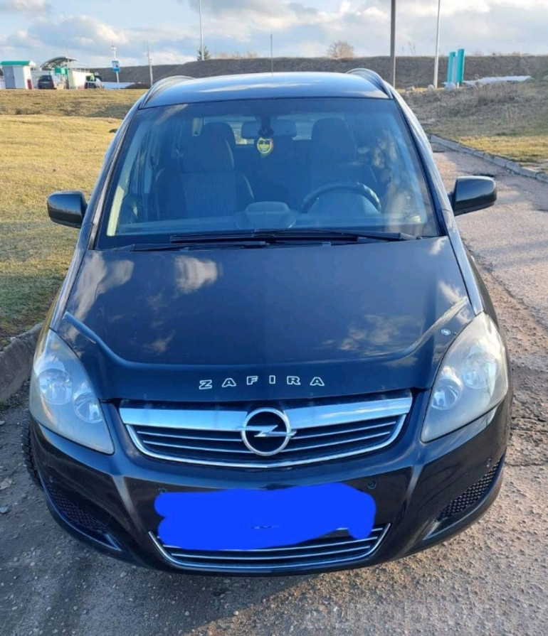 Opel Zafira 2 поколение (B) [рестайлинг], 2010 года