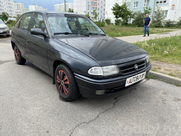 Opel Astra 1 поколение (F), 1997 года