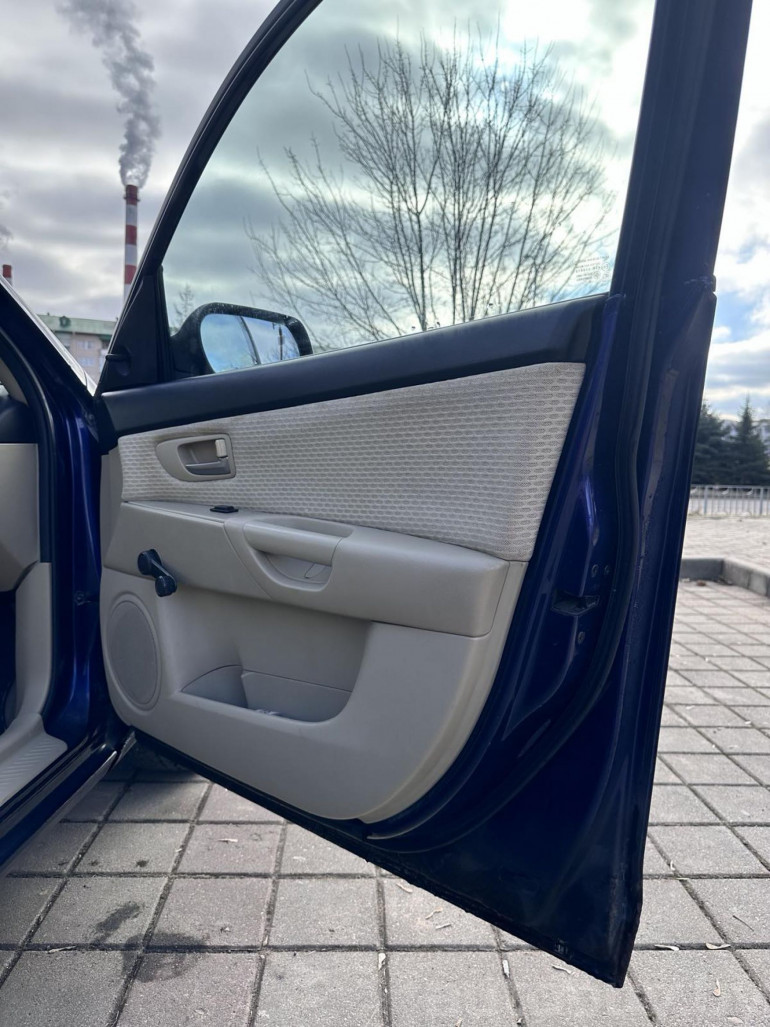 Mazda 3 1 поколение (BK), 2005 года