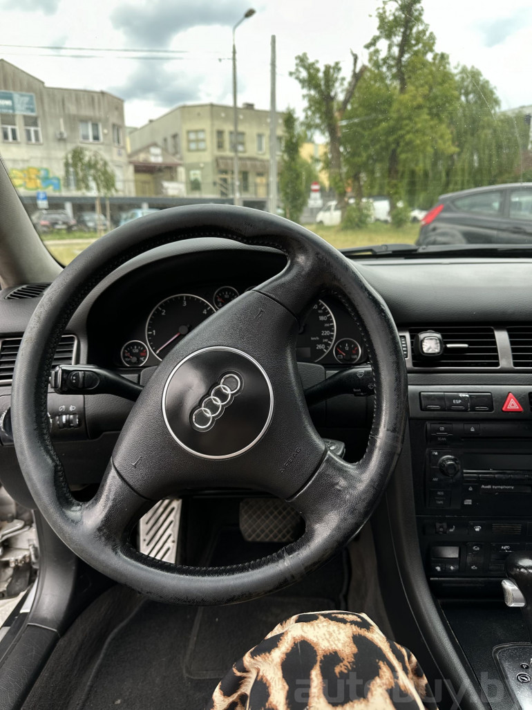 Audi A6 2 поколение (C5) [рестайлинг], 2001 года
