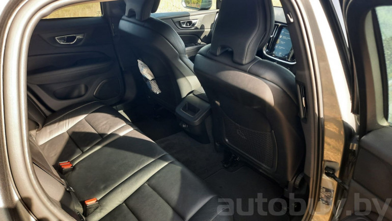 Volvo V60 2 поколение, 2019 года