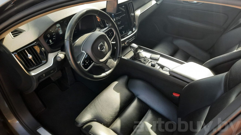Volvo V60 2 поколение, 2019 года