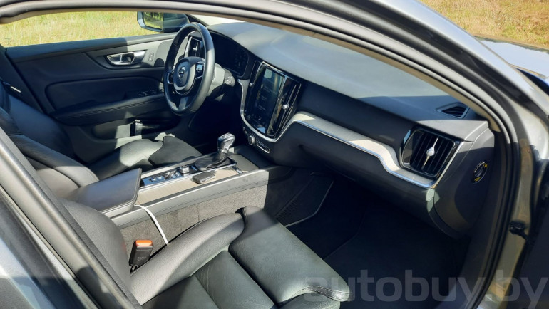 Volvo V60 2 поколение, 2019 года