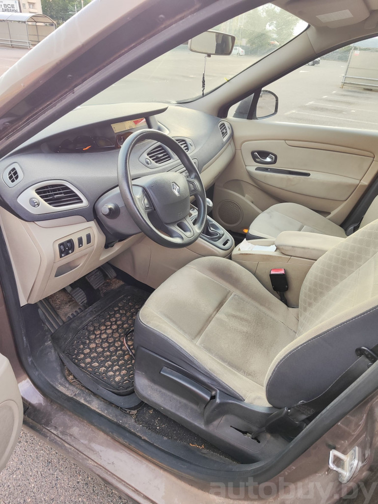 Renault Scenic 3 поколение, 2010 года