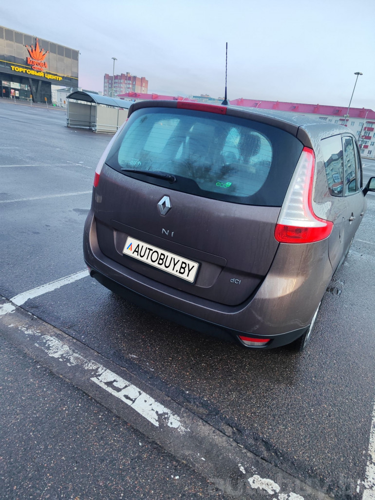 Renault Scenic 3 поколение, 2010 года