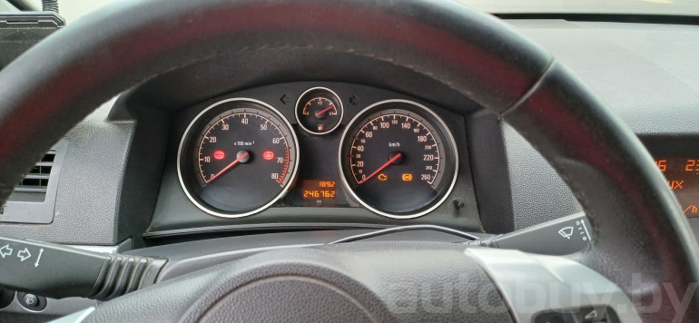 Opel Astra 3 поколение (H) [рестайлинг], 2010 года