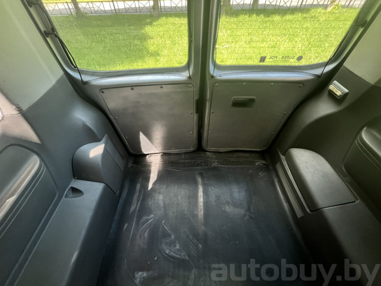 Volkswagen Caravelle 3 поколение (T5), 2005 года