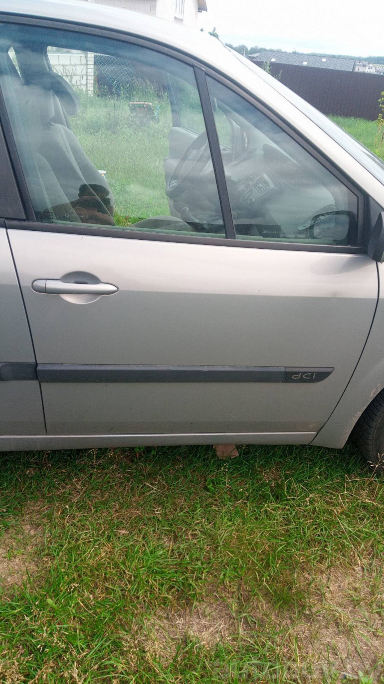 Renault Scenic 2 поколение, 2003 года