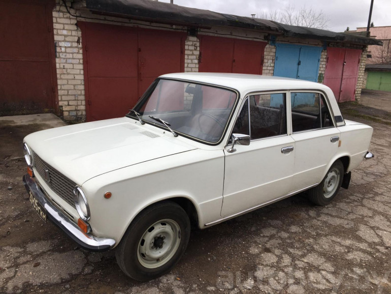 ВАЗ (Lada) 2101 1 поколение, 1981 года