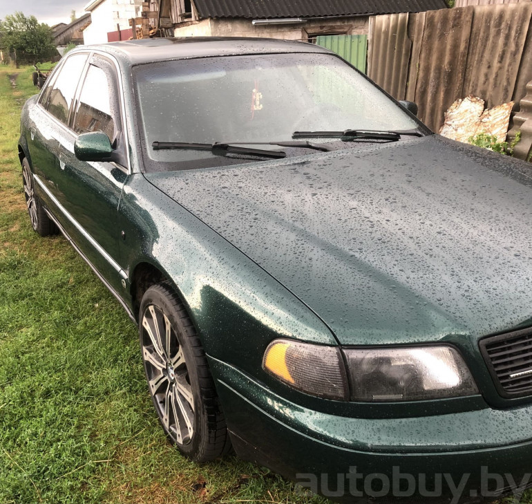 Audi A8 1 поколение (D2), 1996 года
