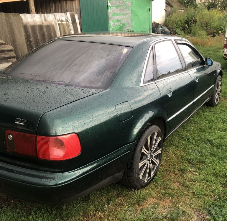 Audi A8 1 поколение (D2), 1996 года