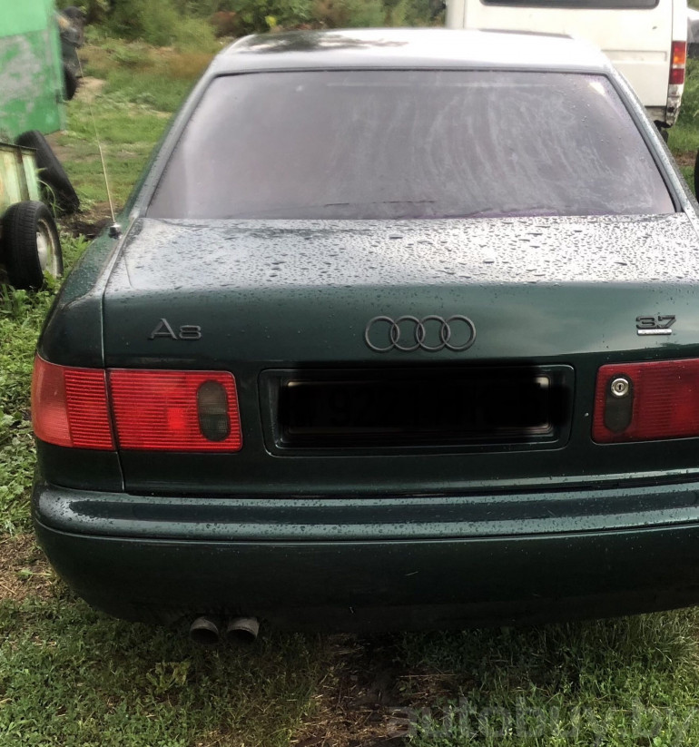 Audi A8 1 поколение (D2), 1996 года