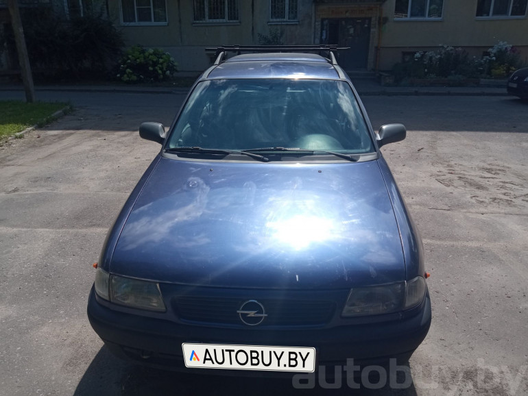 Opel Astra 1 поколение (F), 1996 года