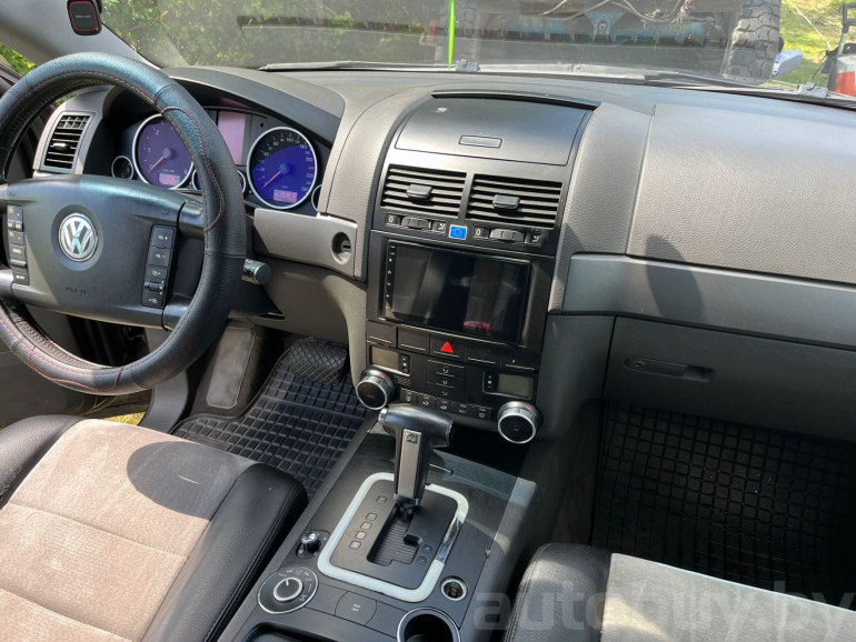 Volkswagen Touareg 1 поколение [рестайлинг], 2009 года