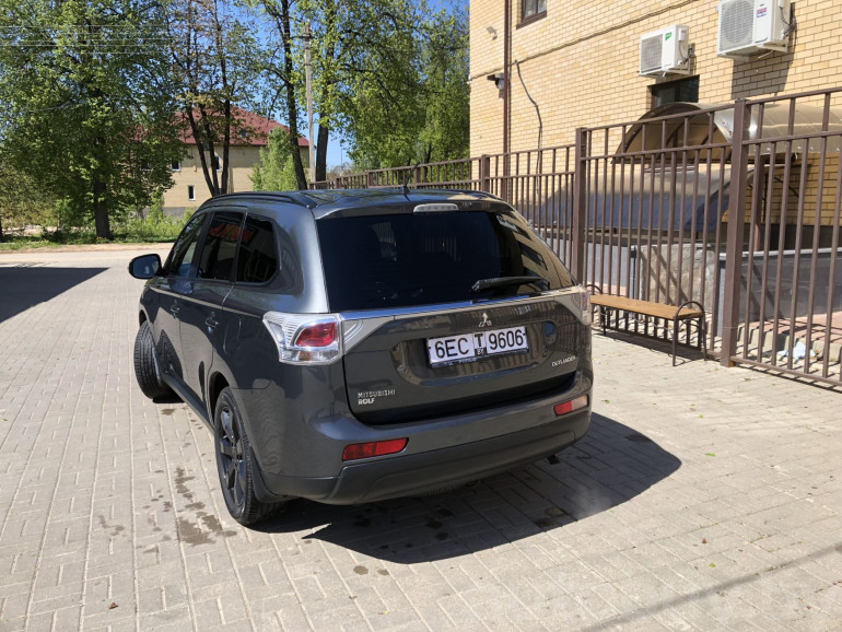 Mitsubishi Outlander 3 поколение, 2013 года