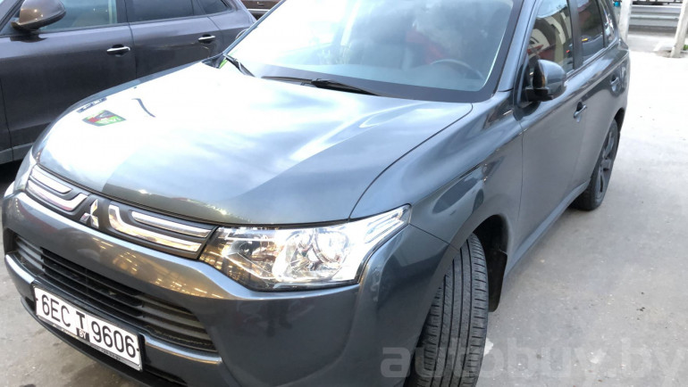 Mitsubishi Outlander 3 поколение, 2013 года