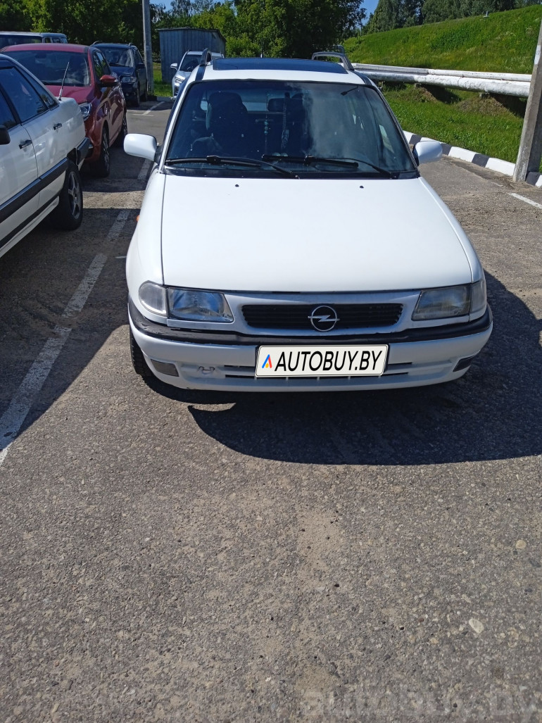 Opel Astra 1 поколение (F), 1997 года