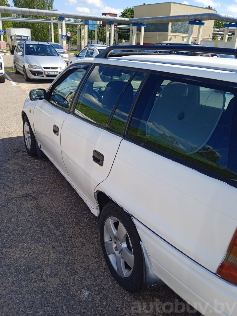 Opel Astra 1 поколение (F), 1997 года
