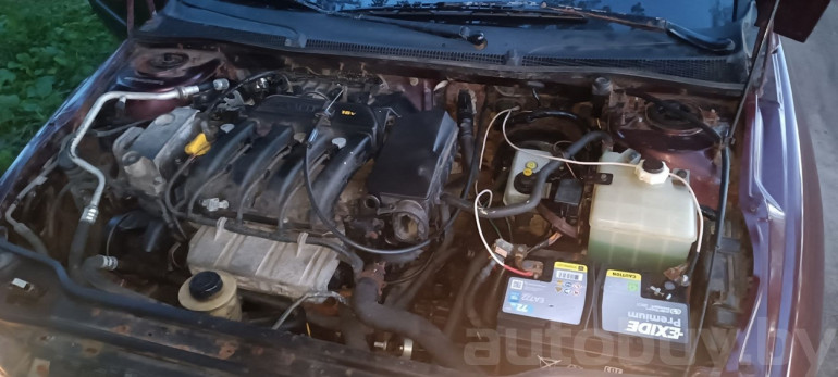 Renault Laguna 1 поколение, 2000 года