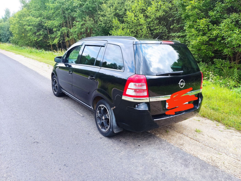 Opel Zafira 2 поколение (B) [рестайлинг], 2011 года