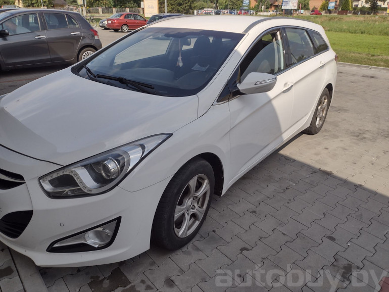 Hyundai i40 1 поколение, 2012 года