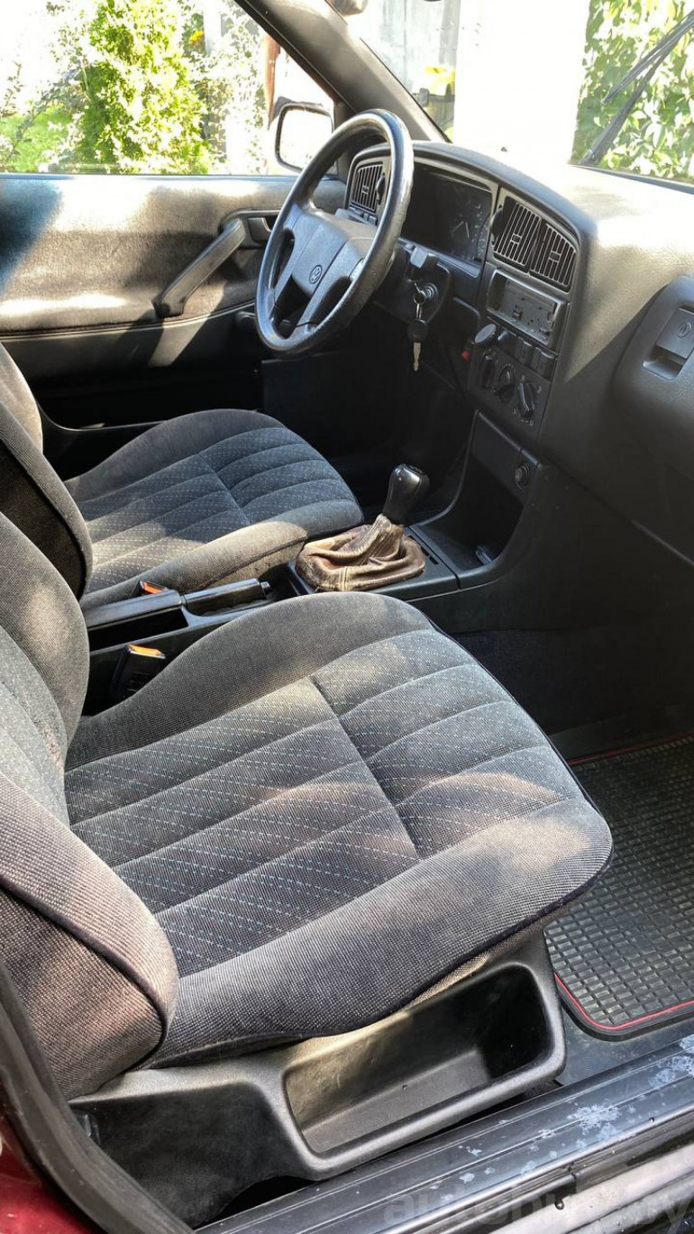 Volkswagen Passat 3 поколение (B3), 1992 года