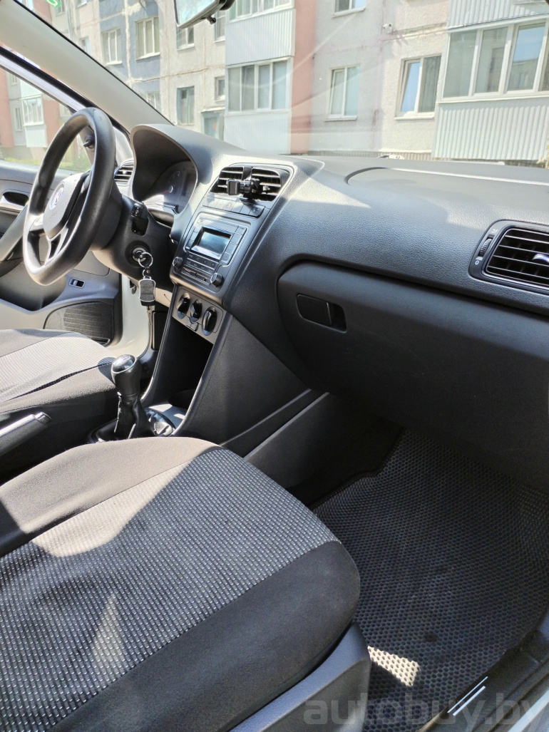 Volkswagen Polo 5 поколение [рестайлинг], 2020 года