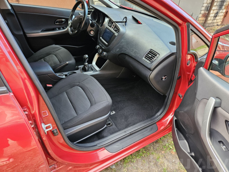 Kia Ceed 2 поколение, 2013 года
