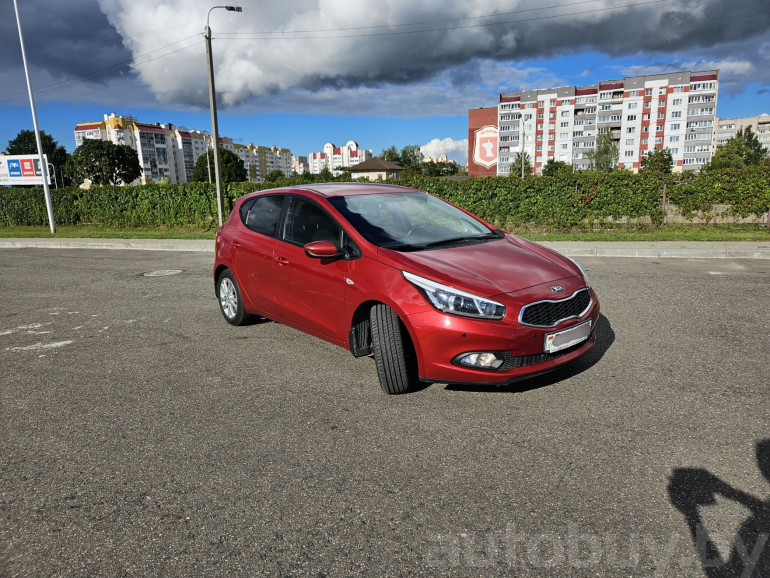 Kia Ceed 2 поколение, 2013 года
