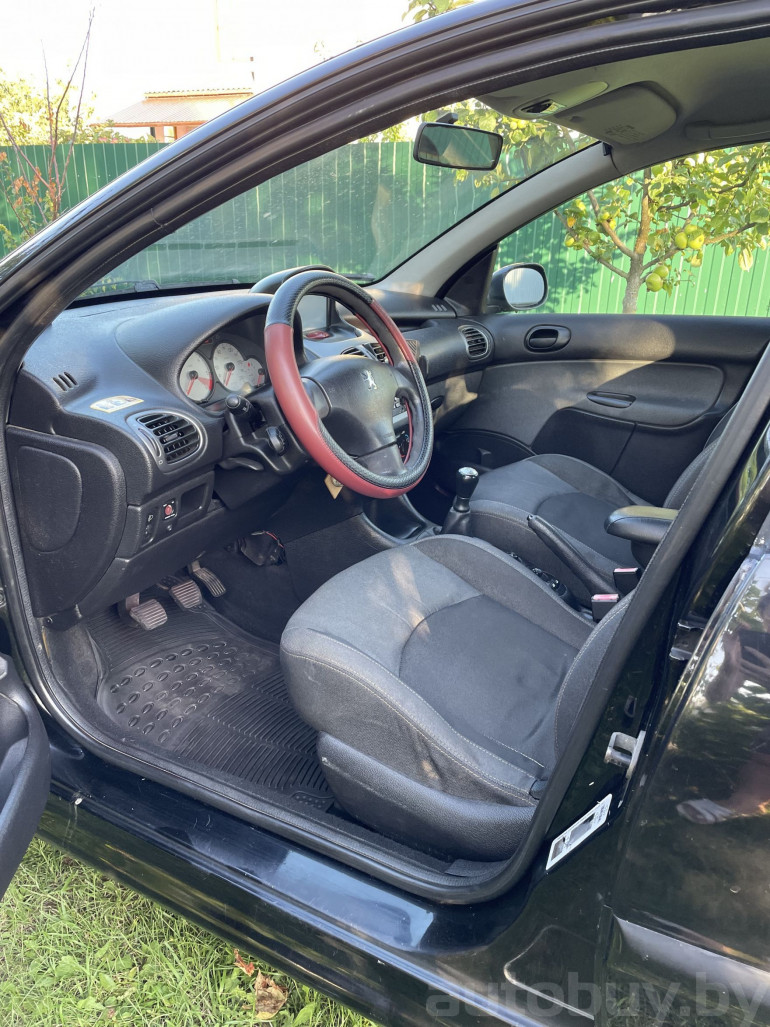 Peugeot 206 1 поколение, 2008 года