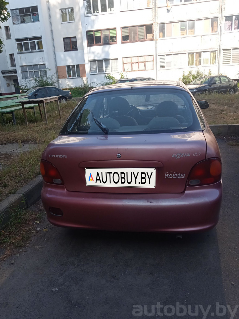 Hyundai Accent 1 поколение, 1995 года