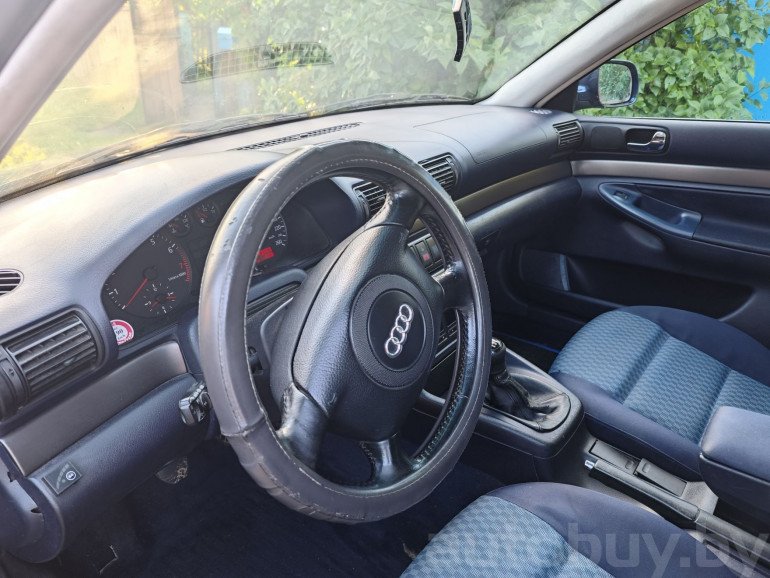Audi A4 1 поколение (B5), 1998 года