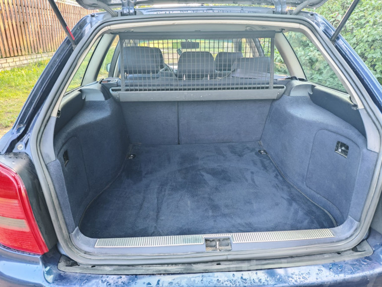Audi A4 1 поколение (B5), 1998 года