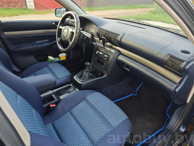 Audi A4 1 поколение (B5), 1998 года