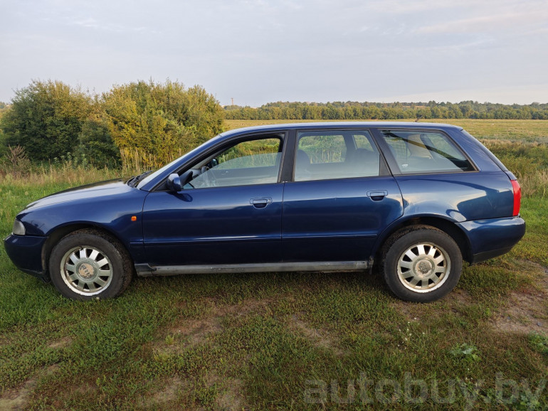 Audi A4 1 поколение (B5), 1998 года
