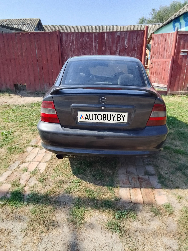 Opel Vectra 2 поколение (B), 1996 года