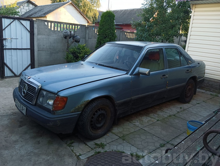 Mercedes-Benz W124 1 поколение, 1986 года
