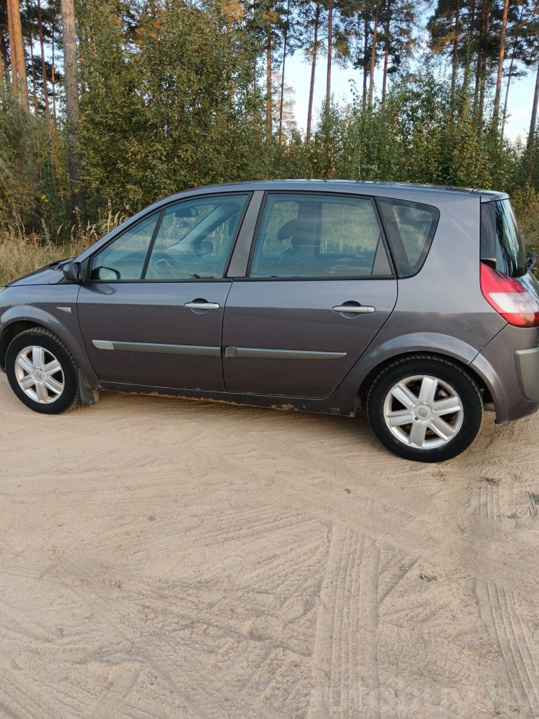 Renault Scenic 2 поколение, 2003 года