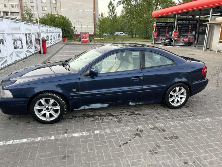 Volvo C70 1 поколение, 2000 года