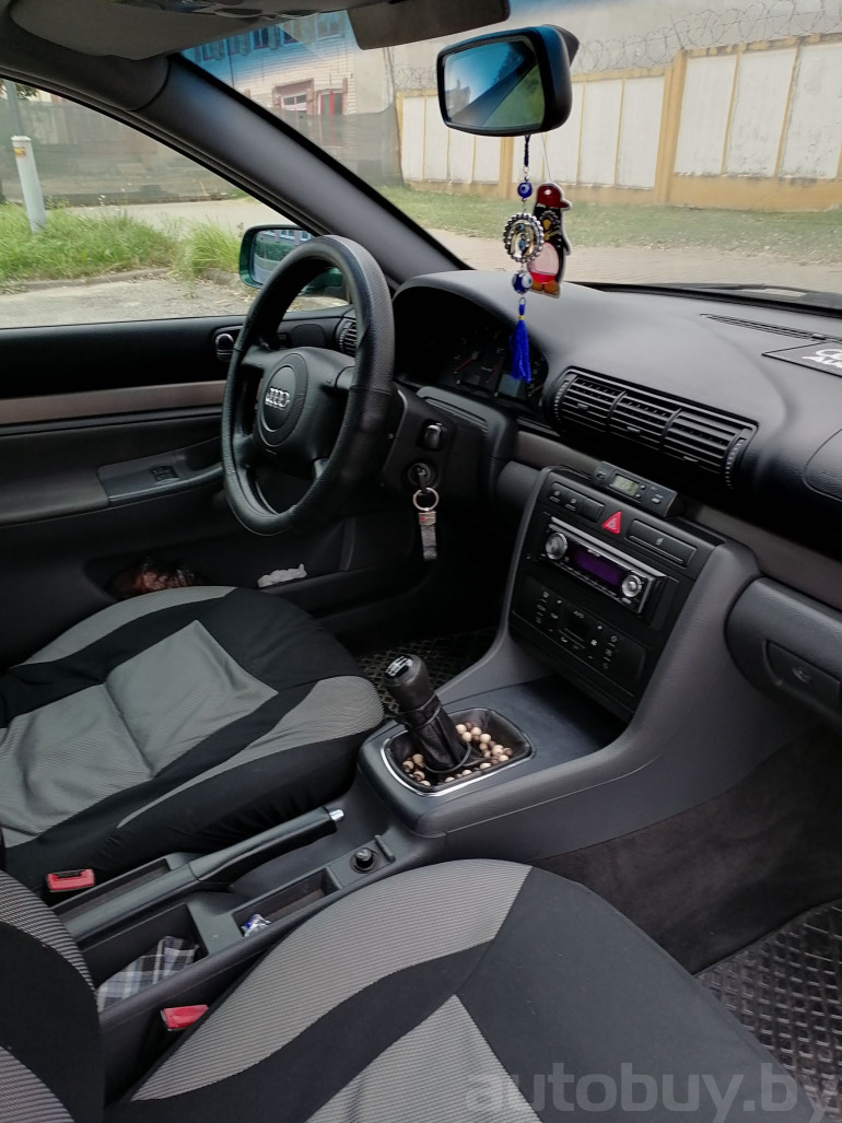 Audi A4 1 поколение (B5) [рестайлинг], 2000 года