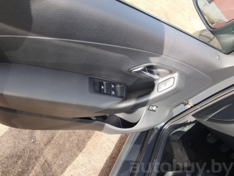Volkswagen Polo 5 поколение [рестайлинг], 2018 года