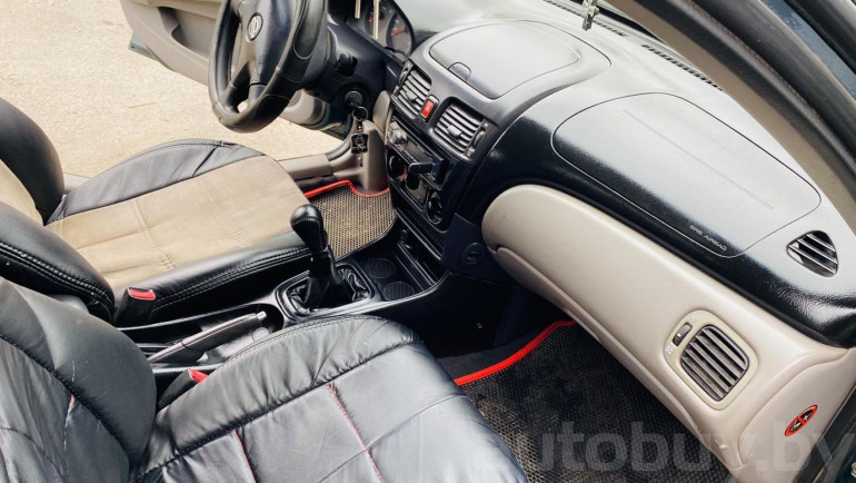 Nissan Almera 2 поколение (N16), 2000 года