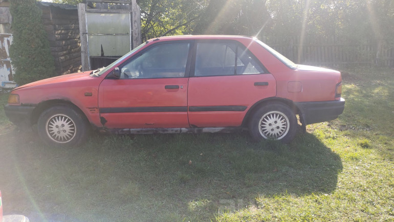 Mazda 323 4 поколение (BG), 1990 года