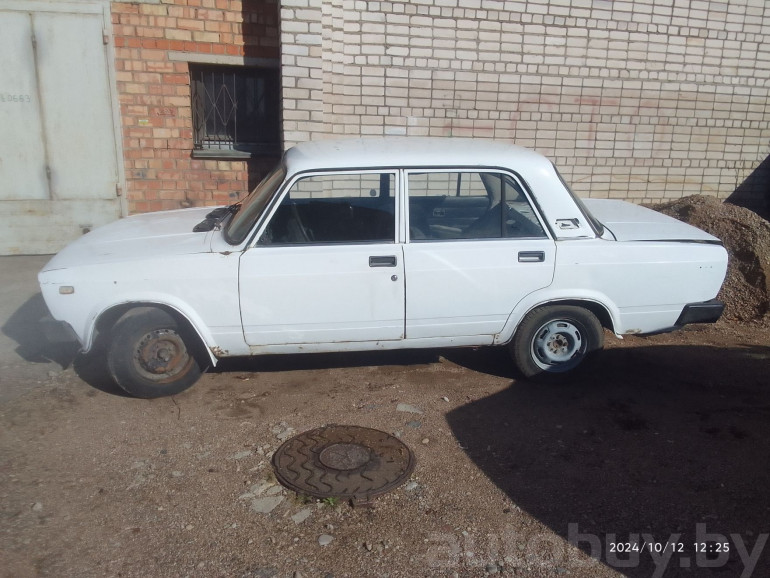 ВАЗ (Lada) 2105 1 поколение, 2000 года