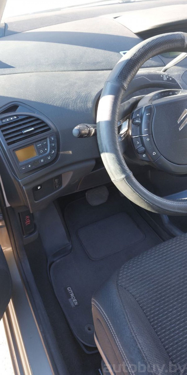 Citroen C4 Picasso 1 поколение, 2010 года
